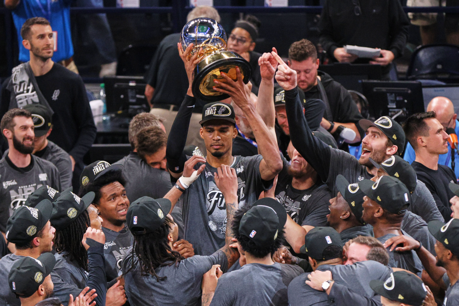 SPURS win the Western Conference Finals