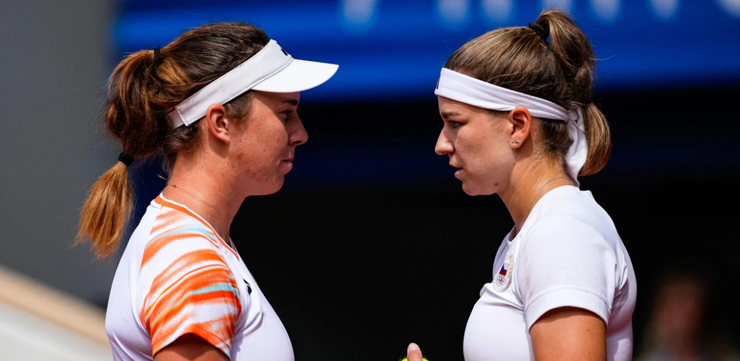 Karolina Muchova and Linda Noskova